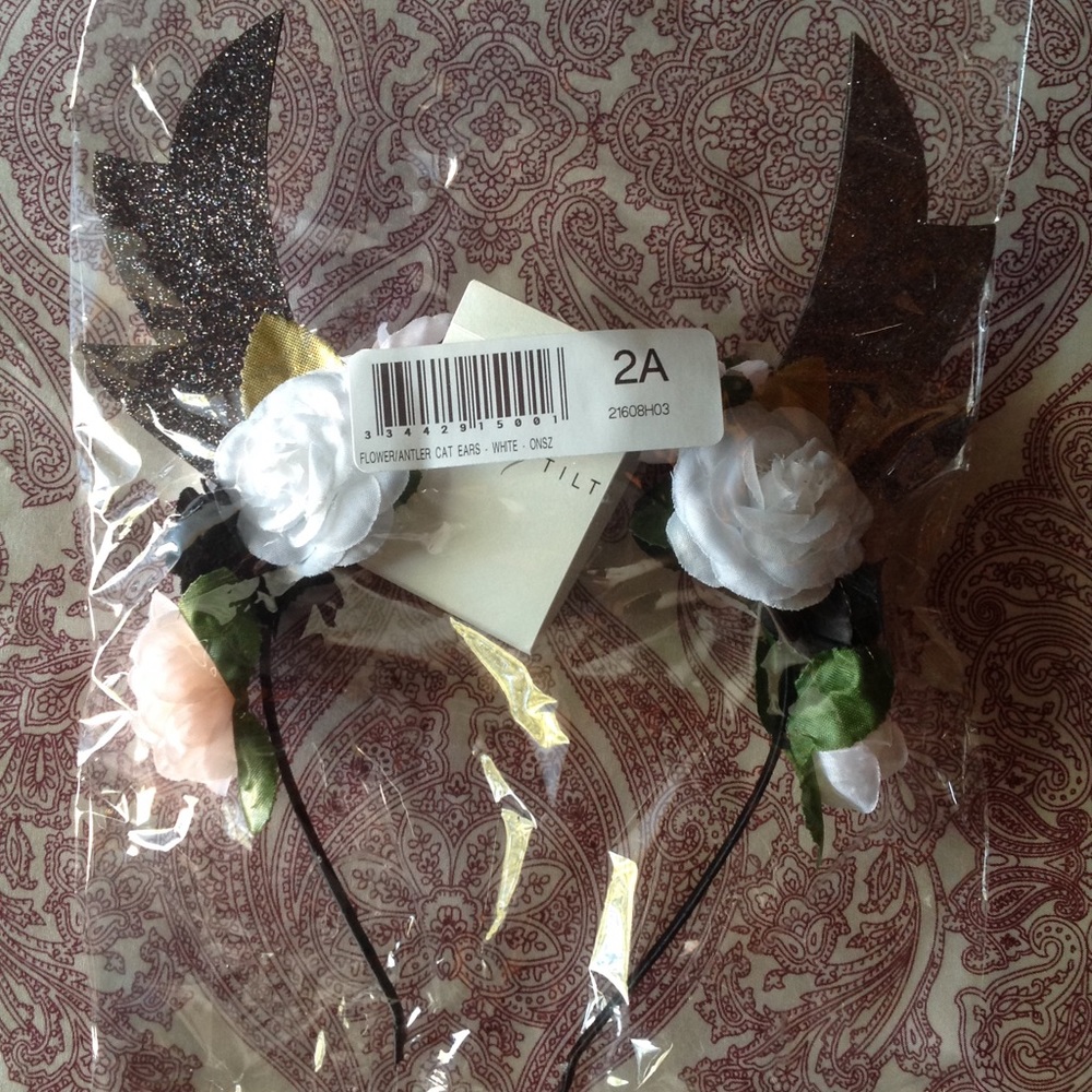 HALLOWEEN NWT Full Tilt Flower Antler Ears Headband - Picture 2 of 2